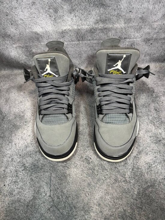Size 9.5 | Jordan 4 Cool Grey No Box | Pre-Owned main image 8
